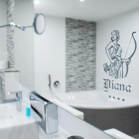 Diana 4*